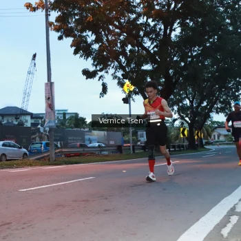 Runner Photo 1772000