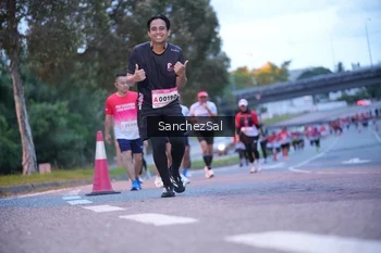 Runner Photo 1774320