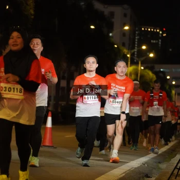 Runner Photo 1776250