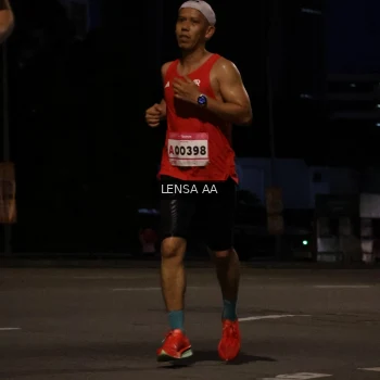 Runner Photo 1782018