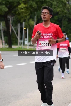Runner Photo 1783938