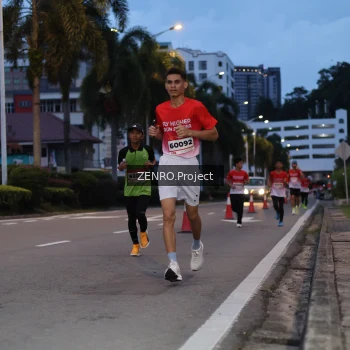 Runner Photo 1784037