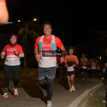 Runner Photo 1785637