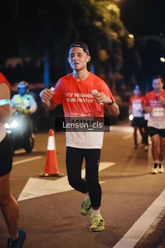 Runner Photo 1785756