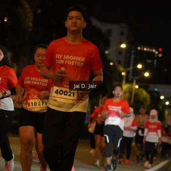 Runner Photo 1786003