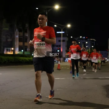 Runner Photo 1786392