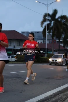 Runner Photo 1790073