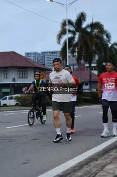 Runner Photo 1790537