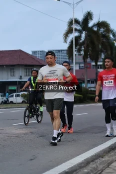 Runner Photo 1790545