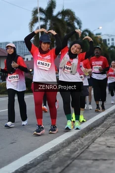 Runner Photo 1790642