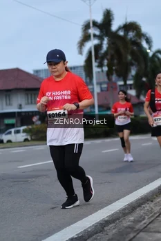 Runner Photo 1790716
