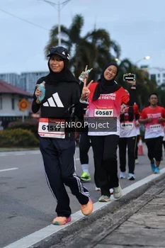 Runner Photo 1790860