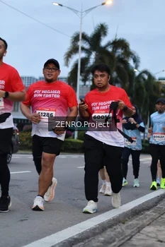 Runner Photo 1791000