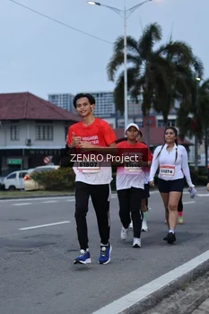 Runner Photo 1792649