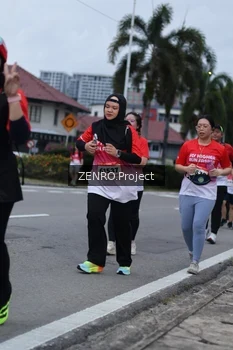 Runner Photo 1795069