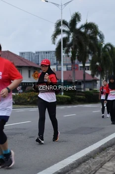 Runner Photo 1795154