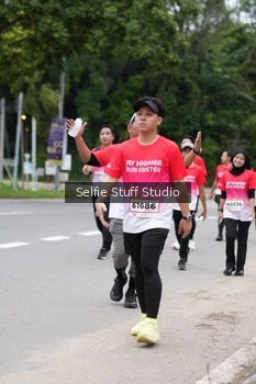 Runner Photo 1800001