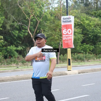 Runner Photo 1800042
