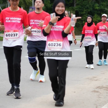 Runner Photo 1800068