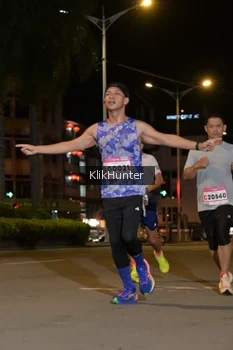 Runner Photo 1800071