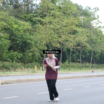 Runner Photo 1800125