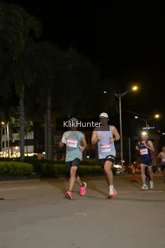 Runner Photo 1800152