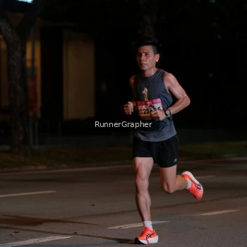 Runner Photo 1800162