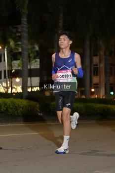 Runner Photo 1800316