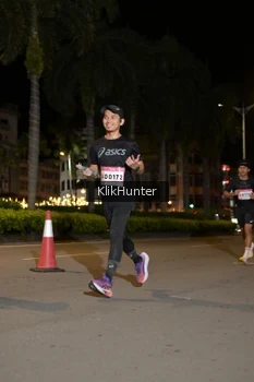 Runner Photo 1800335