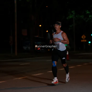 Runner Photo 1800360