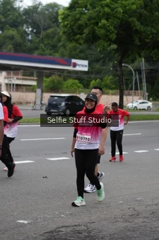 Runner Photo 1800386