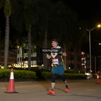 Runner Photo 1800403