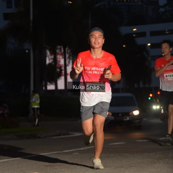 Runner Photo 1800580