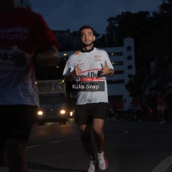Runner Photo 1800859