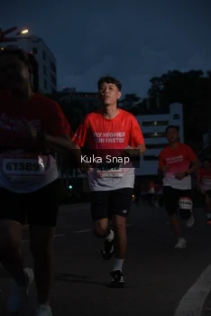 Runner Photo 1800938