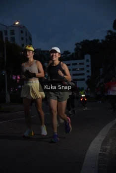 Runner Photo 1800994