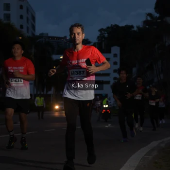 Runner Photo 1801002