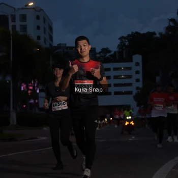 Runner Photo 1801015