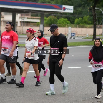 Runner Photo 1801803