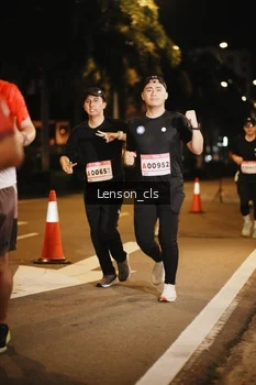Runner Photo 1802141