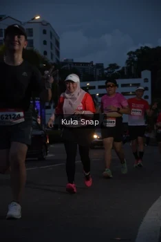 Runner Photo 1802233