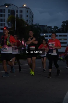 Runner Photo 1802601