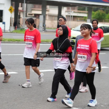 Runner Photo 1802650
