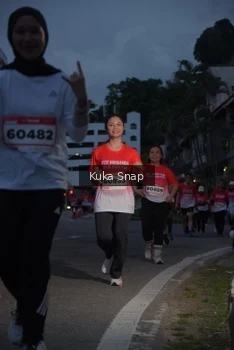 Runner Photo 1804103