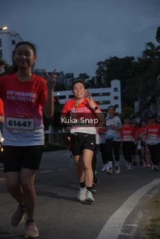 Runner Photo 1804704