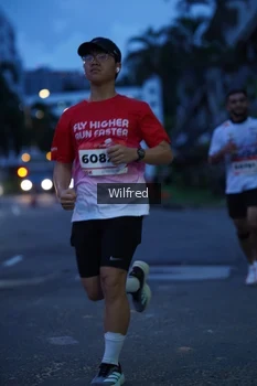 Runner Photo 1804933
