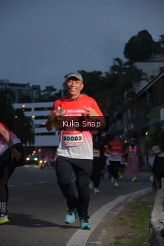 Runner Photo 1805006