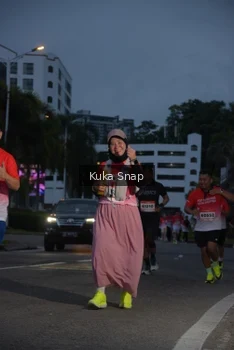 Runner Photo 1805101