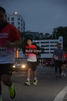Runner Photo 1805151