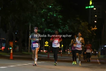 Runner Photo 1805242